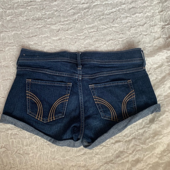 COPY - Hollister low rise shorts - Picture 3 of 4